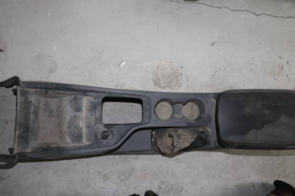 FORD RANGER 2.5 TDCİ ÇIKMA PARÇA  2007-2009 KOLTUK DAYAMA KOLU.